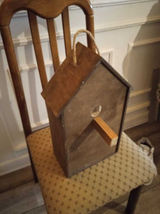 скворечник с прозрачной стеной