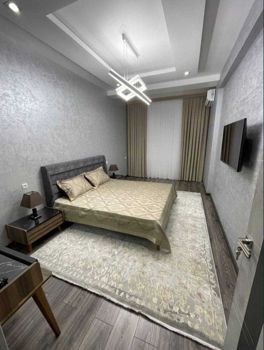 МАКСИМ ГОРЬКИЙ 2 комнат СДАМ МЕТРО бий буз базар сайрам улица