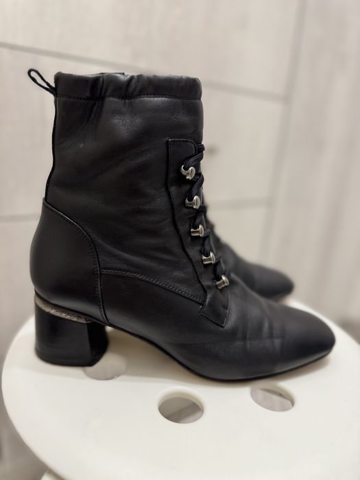 Женские ботинки