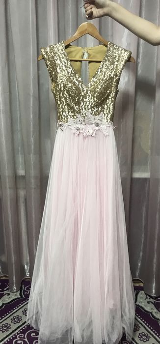 Платье вечернее