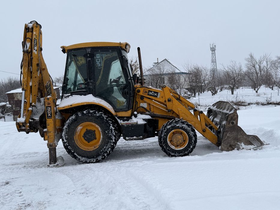 JCB прродам три в одном на полном ходу