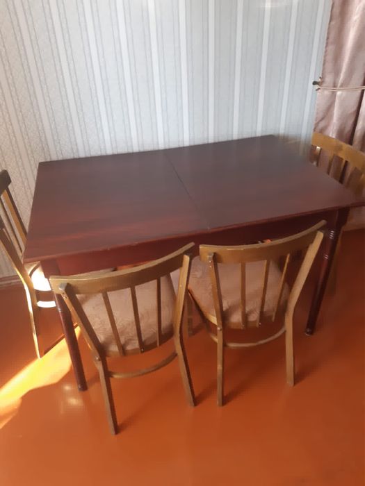 Продам стулья в  по 4000 тг/шт