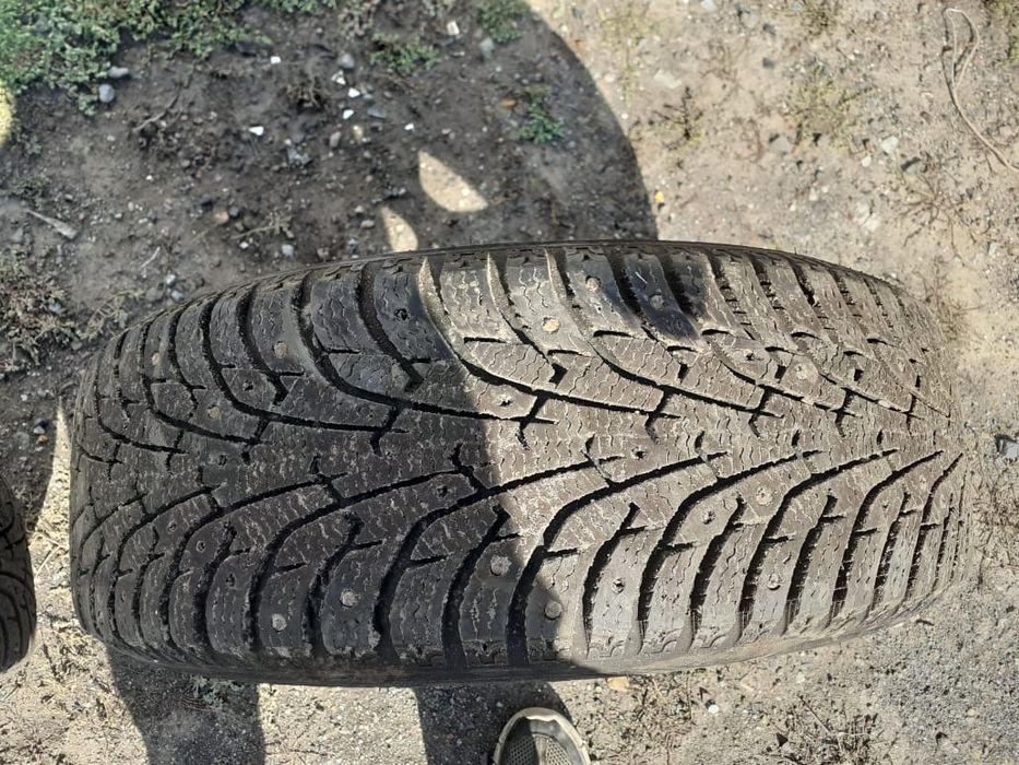 Продам резину на бмв