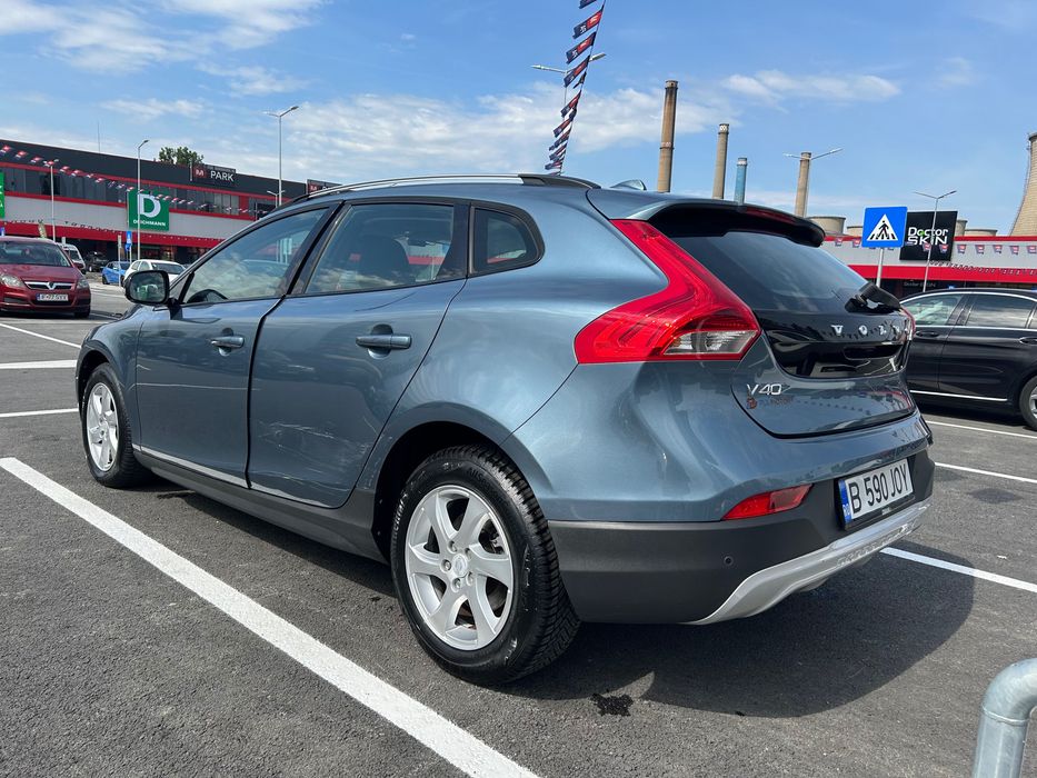 VVolvo V40 Cross Country- Automata, echipata complet, 120.000 km 7.600 EUR