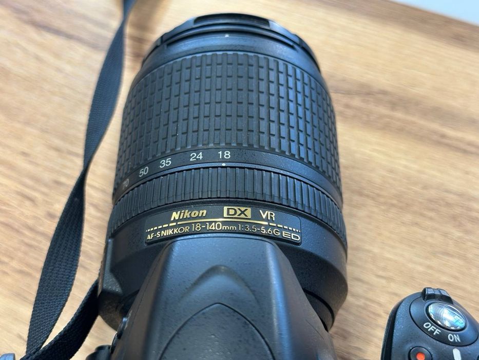 Nikon      D3200