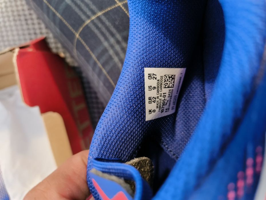 Нови стоножки Puma номер 42