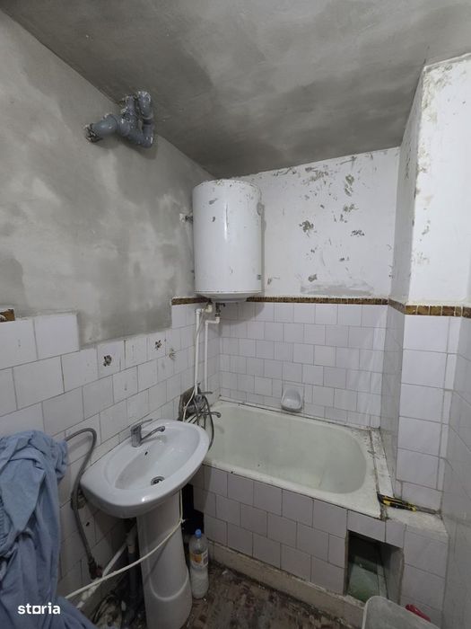 3 camere, Viziru 1 , etaj 2