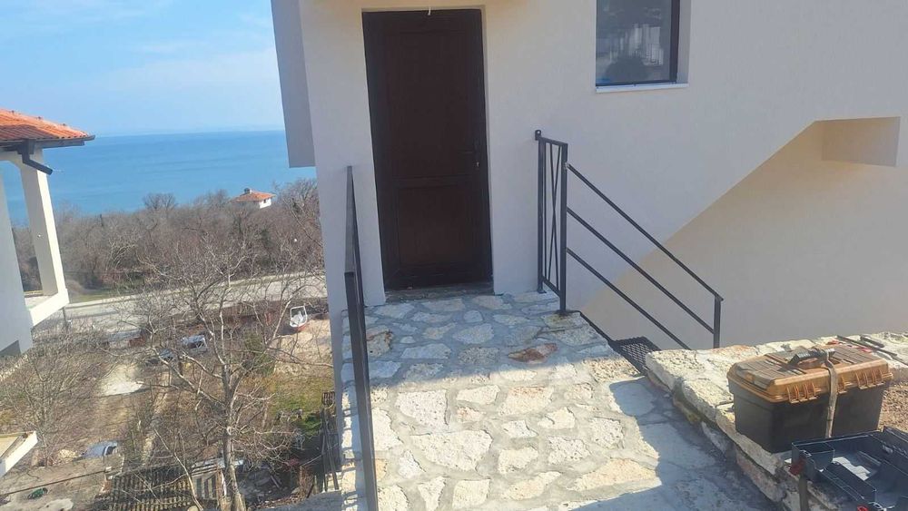 Триетажна вила в Балчик