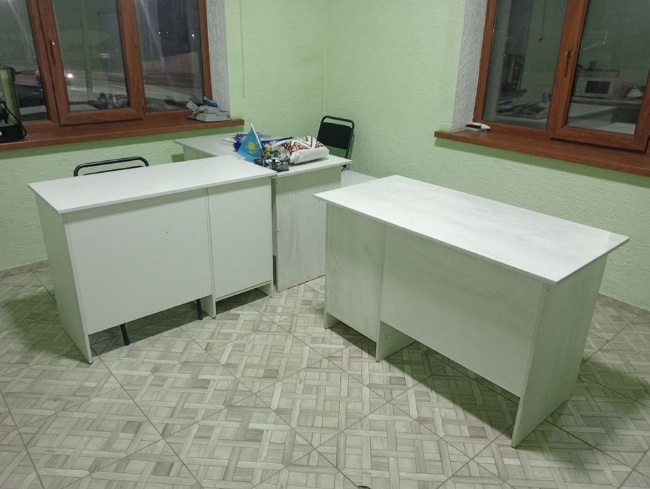 Офисный мебель  стол