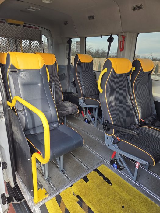 Ford Transit 9 locuri