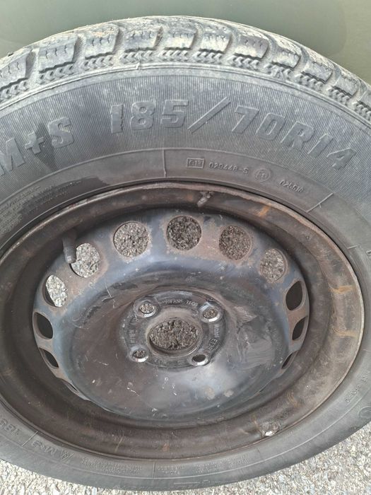 Jante cu anvelope, iarnă, vară.