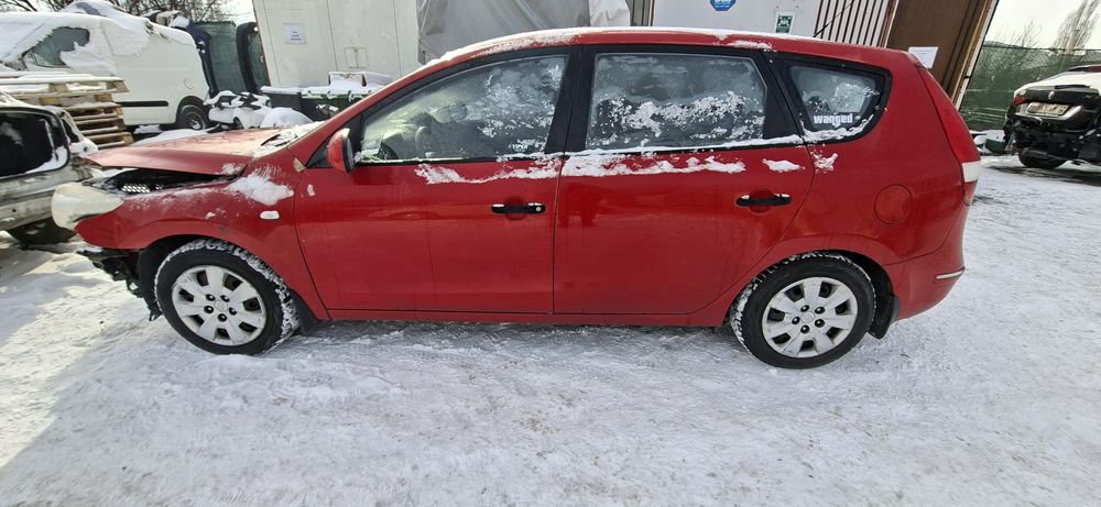 Dezmembrez Hyundai I30 1.6D 2008 D4FB