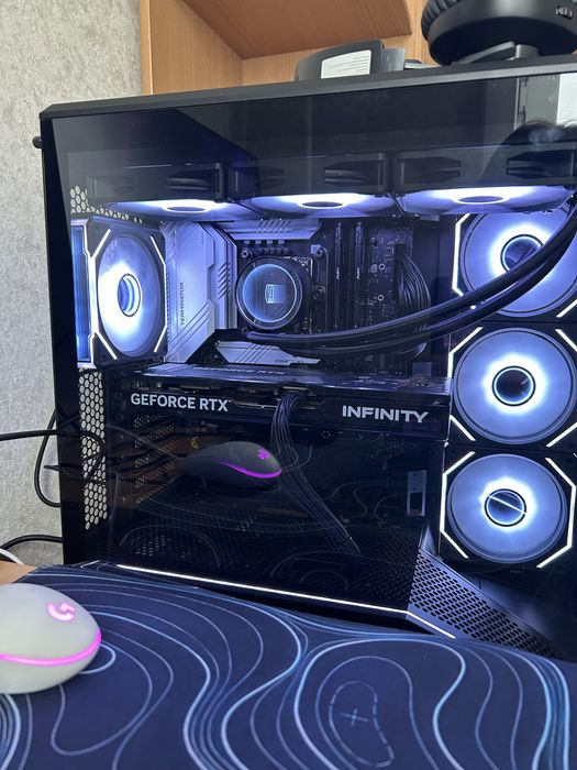 Корпус Lian Li Vector V100R