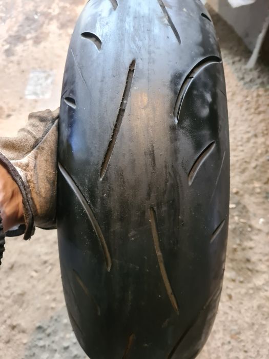 Cauciucuri moto (110-120-140-150-160-180-190 /50-55-60-70/R17) montaj