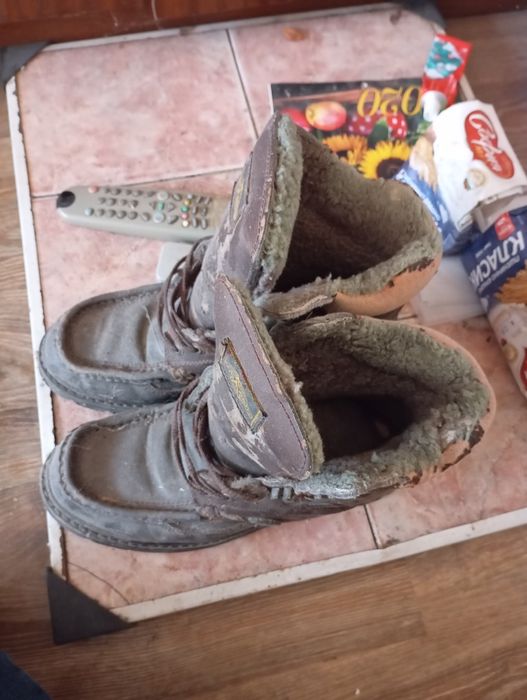 Мъжки работни боти.