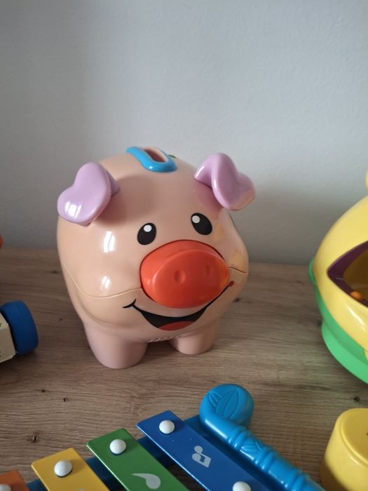 Vand lot cu 4 jucarii pentru copii micuti