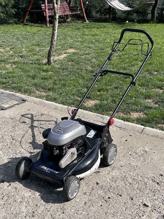 Coasa gazon cu tractiune impecabila