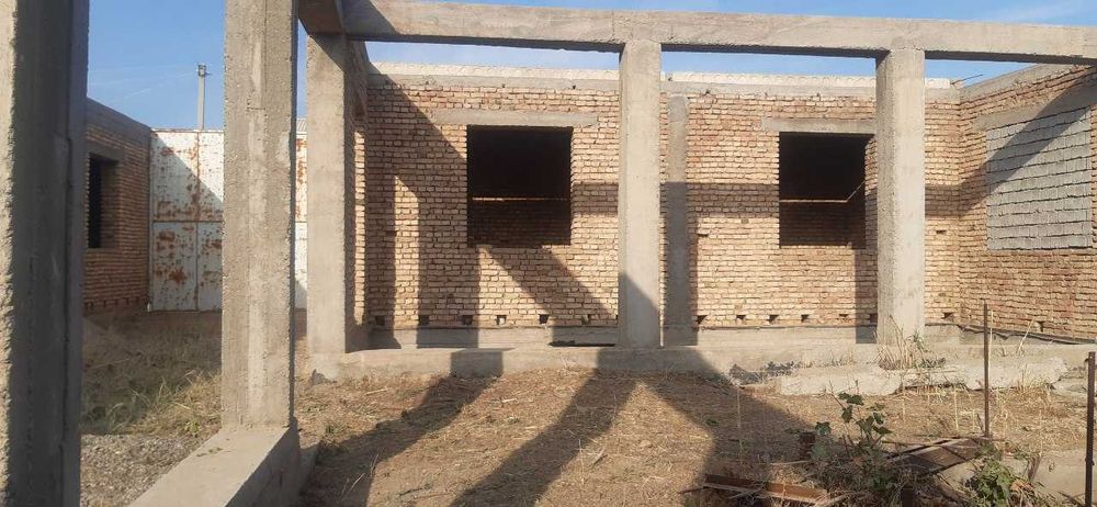 Uy sotiladi Berdi ota choyxonasi orqasida