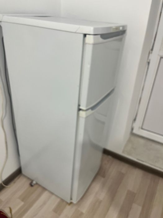 Холодильник  белый