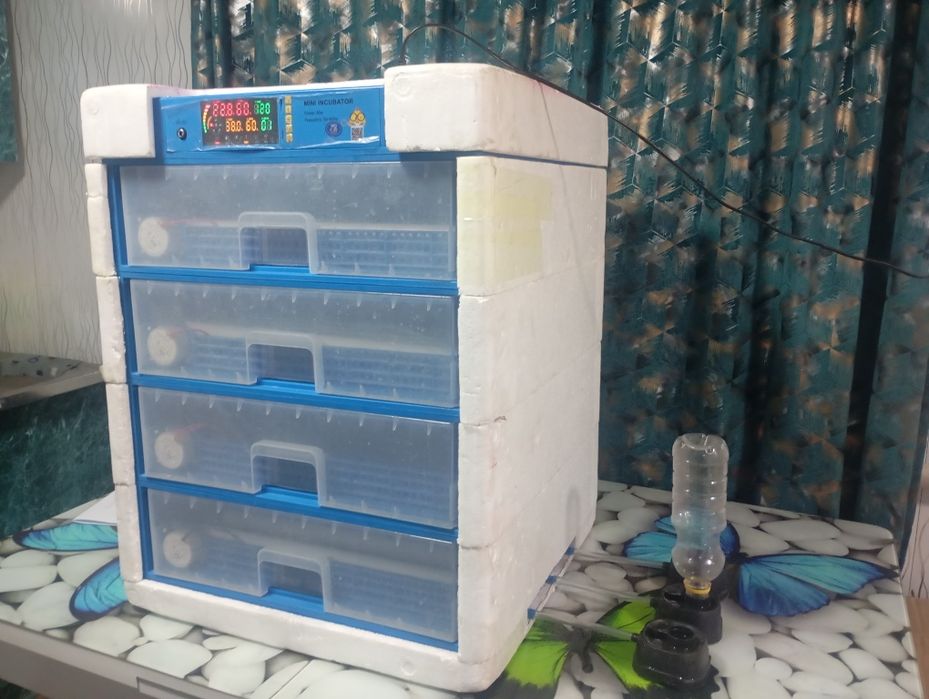 Инкубатор "Умница" 256