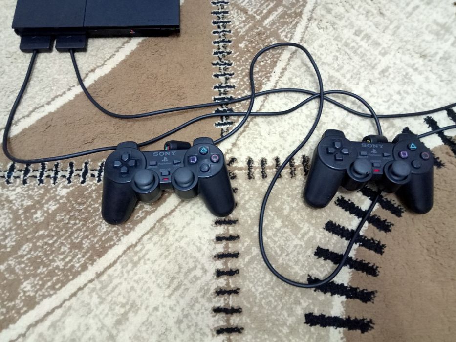 Продам PlayStation 2 в нормальном состоянии.