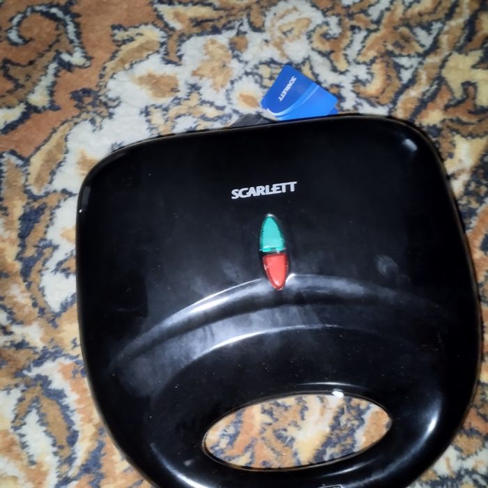 Бутербродинца Scarlett SC-1118