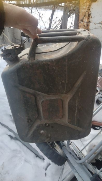 железный канистр сатылады 4 штук