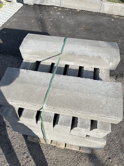 Бордюр бетонный