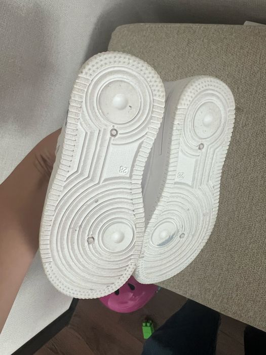 Продам кроссовки детские