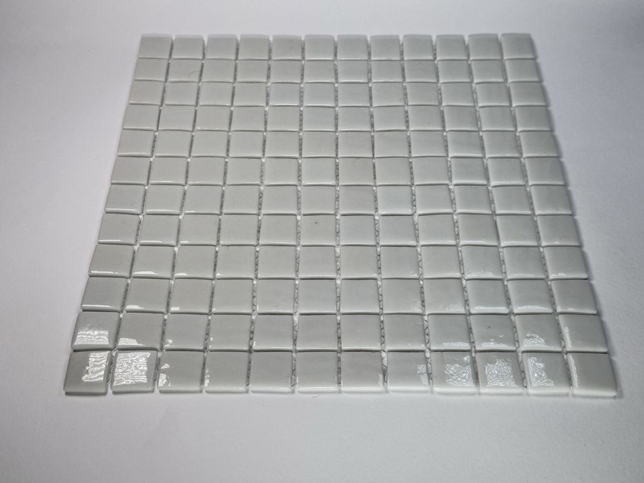 Кафель для бассейна майолика мозайка