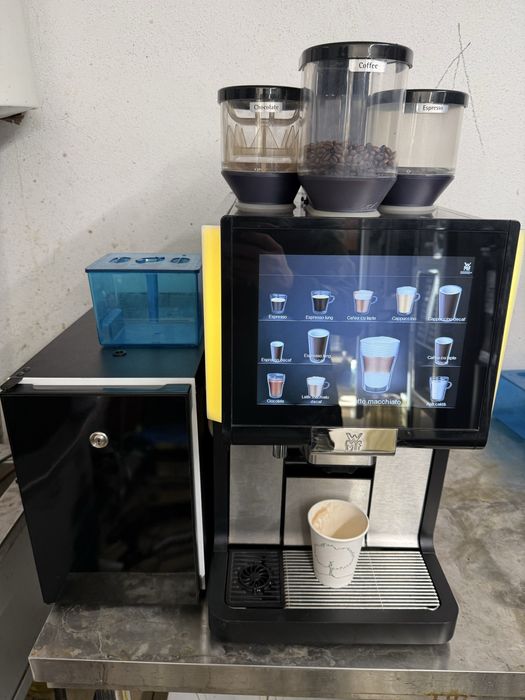 WMF 5000S+ plus Dynamic Milk,2xrasnite,1 instant,lapte proaspat