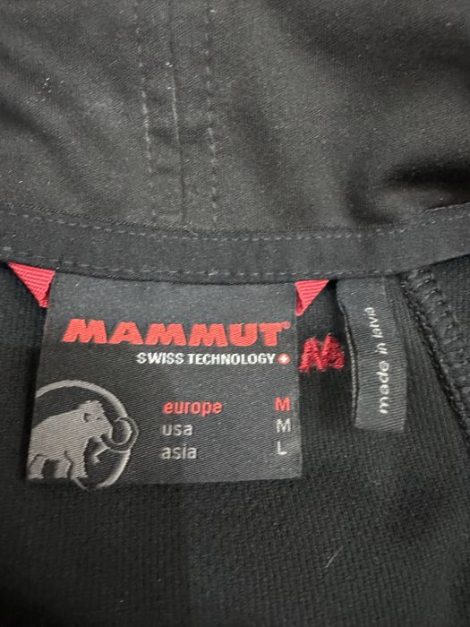 Дамско софтшел яке MAMMUT . Размер М