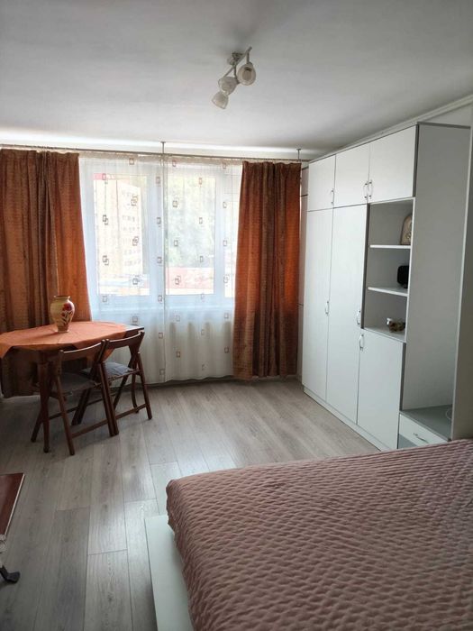 Inchiriez garsoniera zonă centrală Piatra Neamț