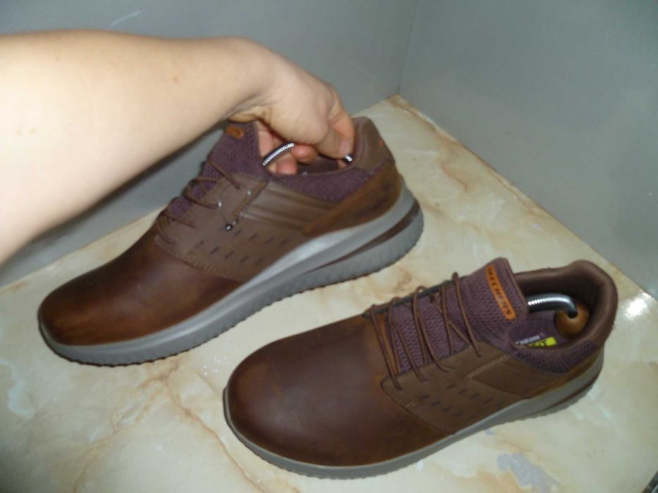 Skechers нови обувки №45