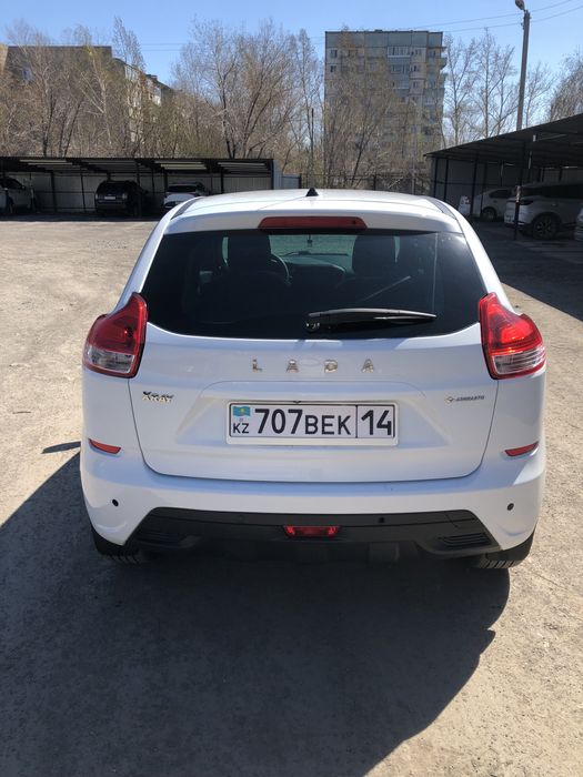 Продам машину LADA XRAY 2017 года