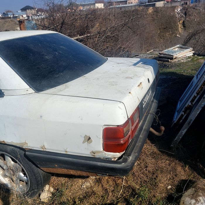 Ауди 100 1.8 старушка