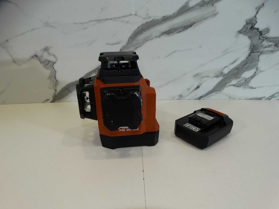 Резервиран Hilti PM 30 MG - 3D Линеен лазерен нивелир