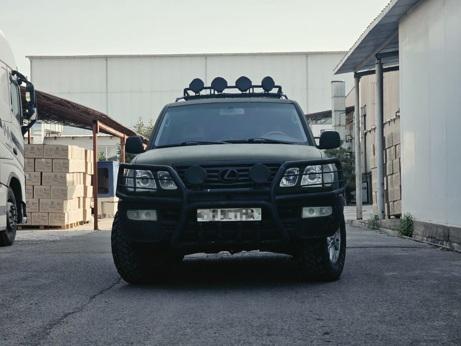 Lexus LX470 sotiladi