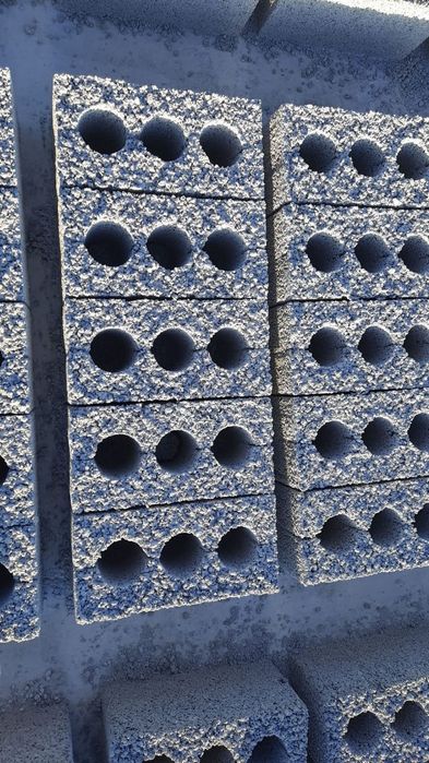 Шлакоблок (песок,щебень,гпс,цемент )