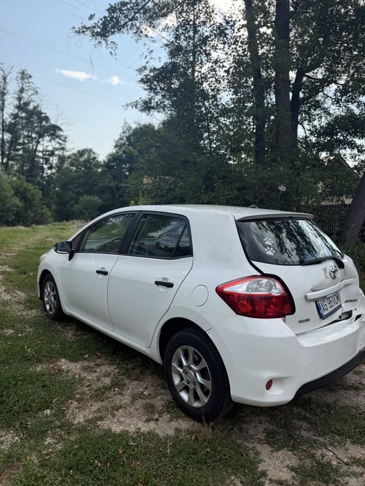 TOYOTA Auris 2011 — imagine 3