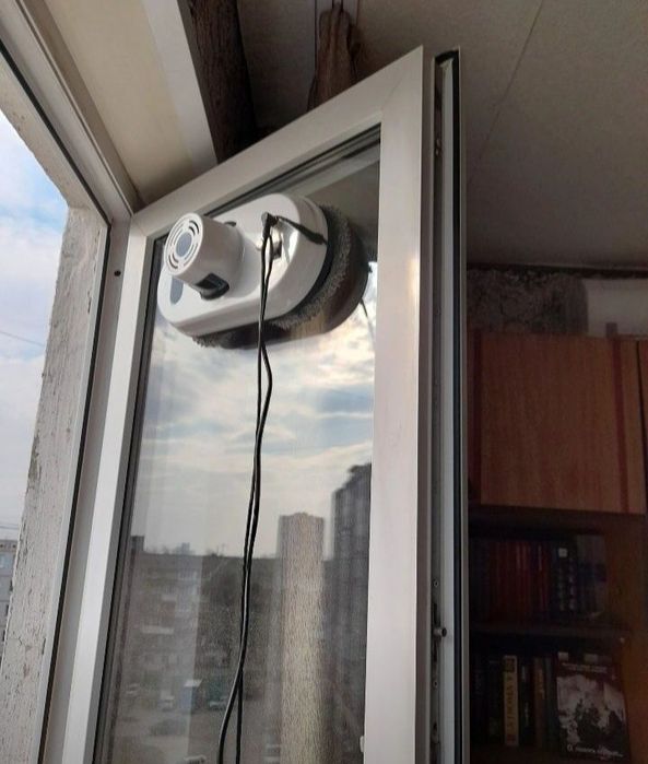 Робот мойщик окон