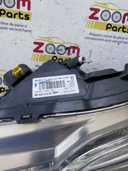 Far stanga Peugeot 208 cu lupa si LED 2012-2019
