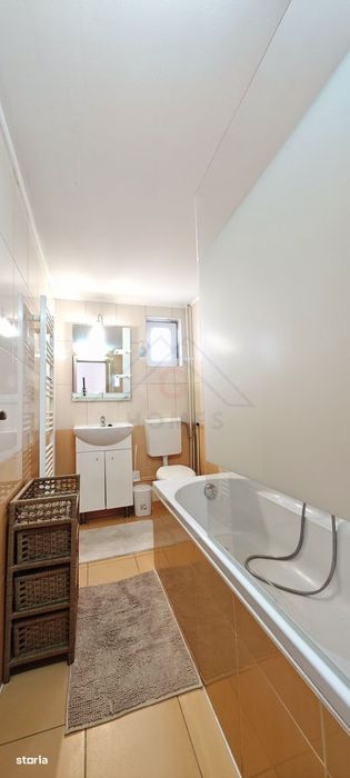 Apartament la casa,  aproape de 700!