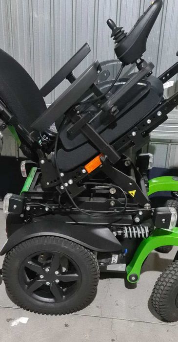Carucior electric pentru batrani disabili 10km/h cu lumini si inclinarea seutului 4500 lei