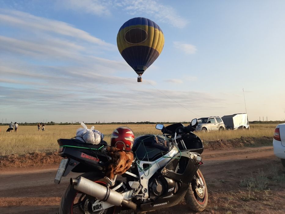 Мотоцикл хонда 900