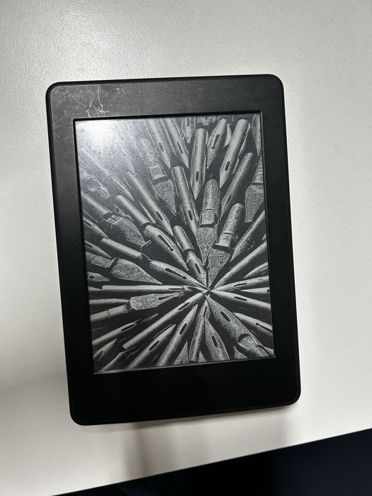 Продам электронную книгу Kindle Paperwhite в отличном состояний