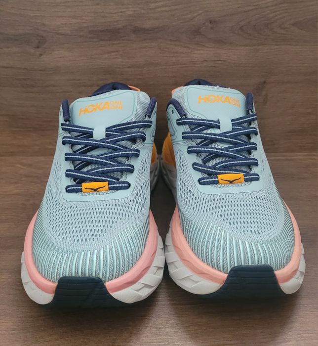 Много запазени!Детски маратонки Hoka Bondi 7-36,5номер