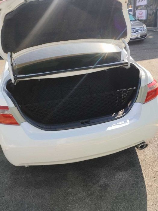 Продаётся "Toyota" Camry 40