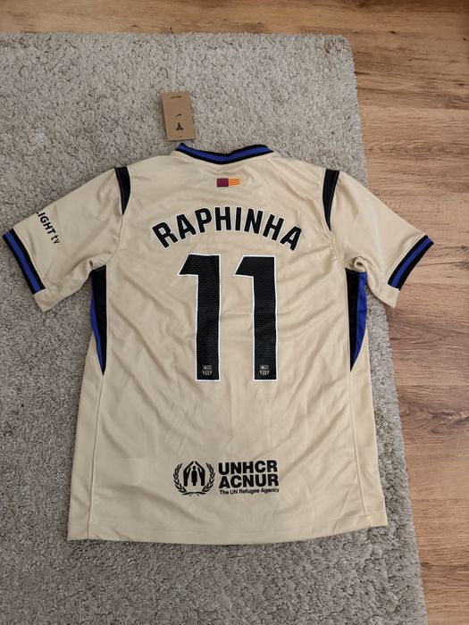 Tricou Raphinia.