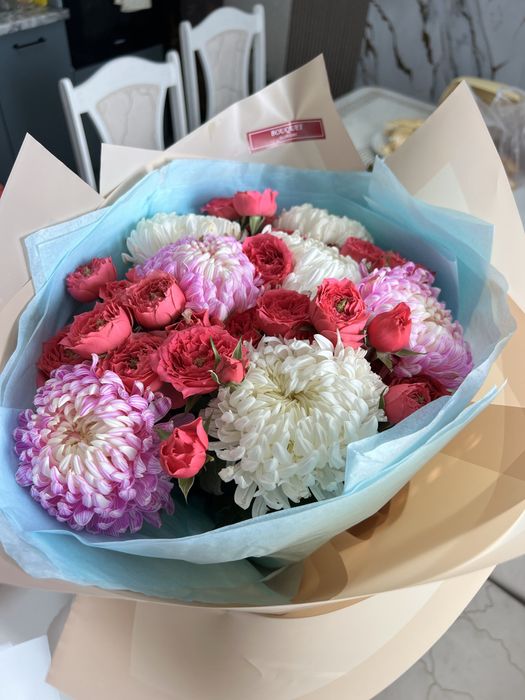 Продам цветы свежие вчера ночью куплена